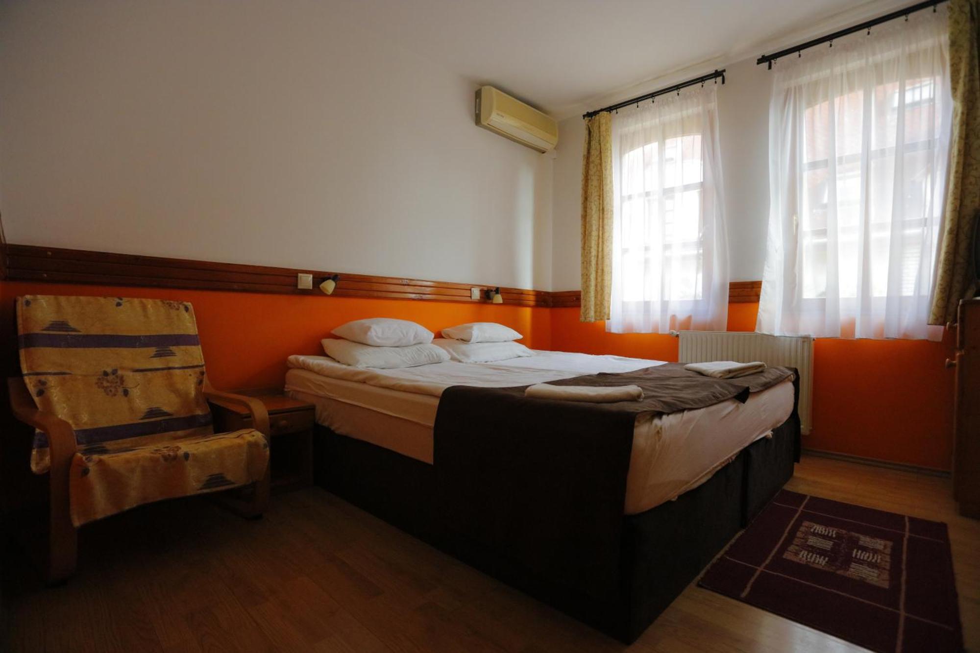 Hotel Szent Istvan Eger Exterior photo