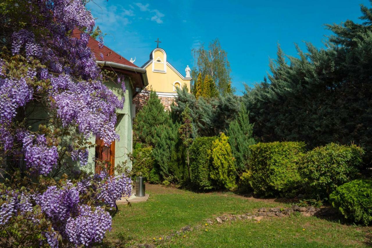Hotel Szent Istvan Eger Exterior photo